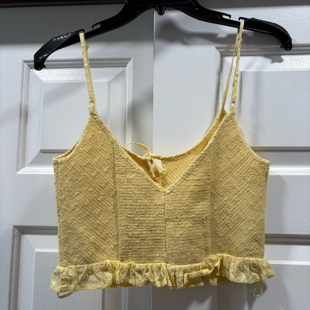 Urban Outfitters Butter Yellow Smocked Ruffle Crop Top Size M - Picture 5 of 10